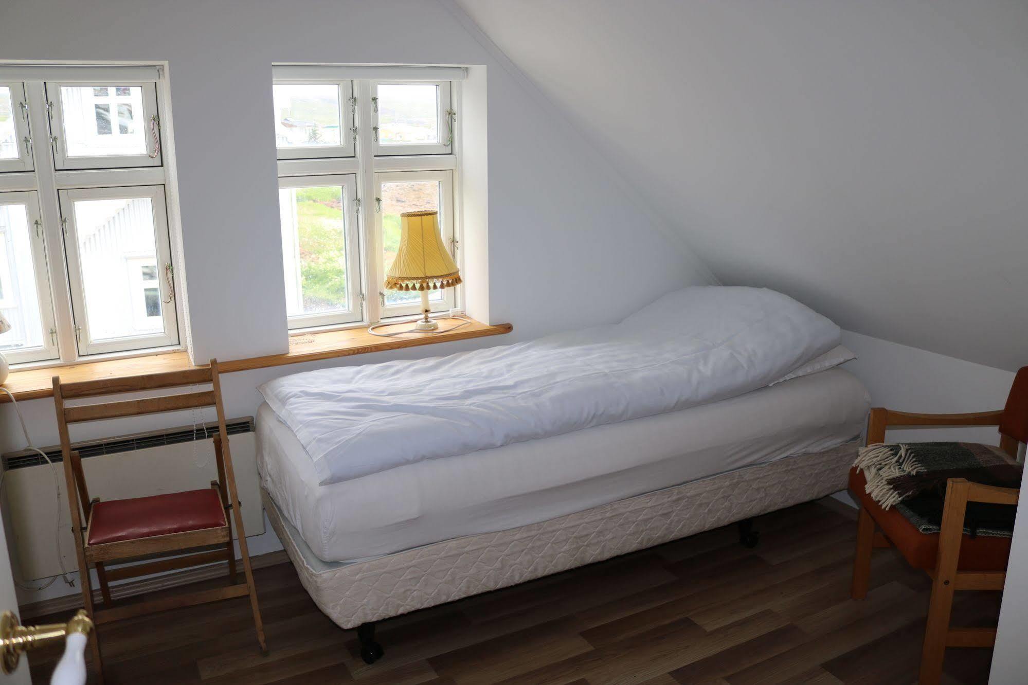 Guesthouse Lyngholt Þórshöfn Екстериор снимка